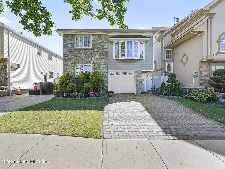 40 Devens St #1&2 — Photo 2