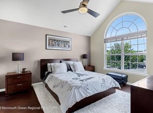 39 Thistledown St, Tinton Falls, NJ 07753