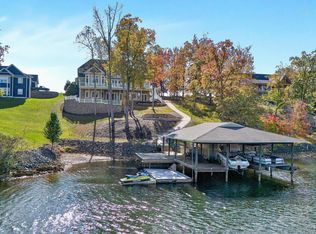803 Compass Cove Cir, Moneta, VA 24121