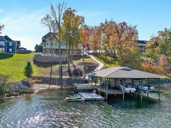 803 Compass Cove Cir, Moneta, VA 24121