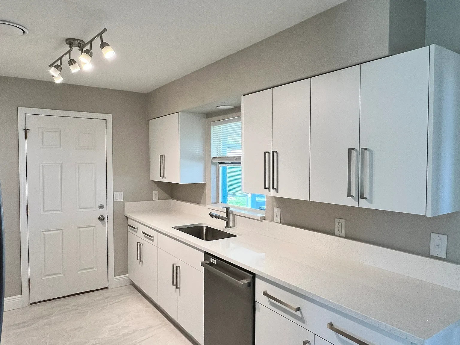 7615 Northern Oak St — Photo 2