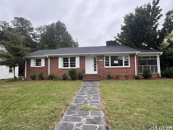 627 Peachtree St, Emporia, VA 23847