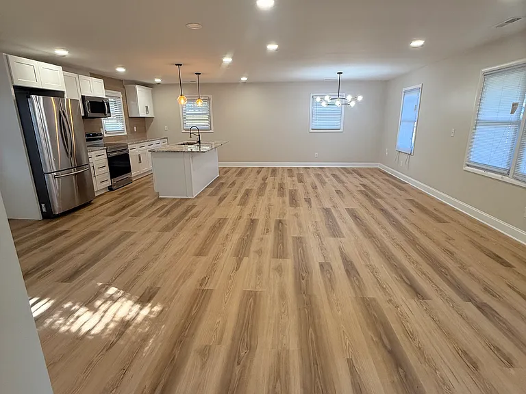 605 Lake Dr — Photo 15