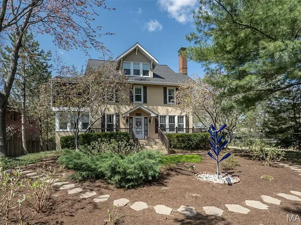 631 N Geyer Rd, Saint Louis, MO 63122