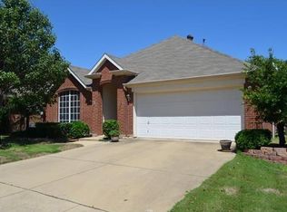 2000 Oak Timber Dr, Bedford, TX 76021