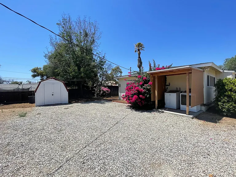 11666 Davis St — Photo 26