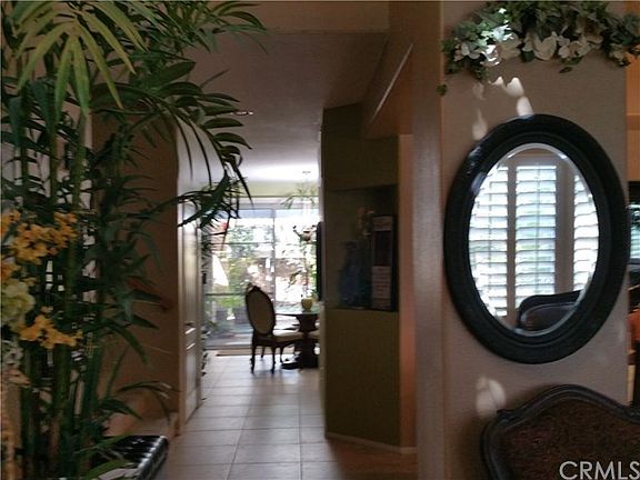 4th image of 1027 Columbus Ct