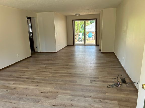 2nd image of 785 Juntura St SE