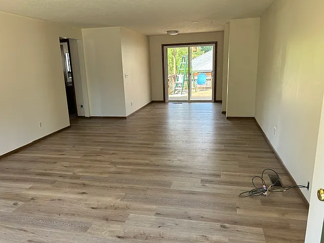 785 Juntura St SE — Photo 2