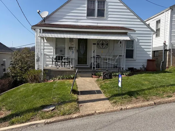 317 Indiana Ave, Nutter Fort, WV 26301