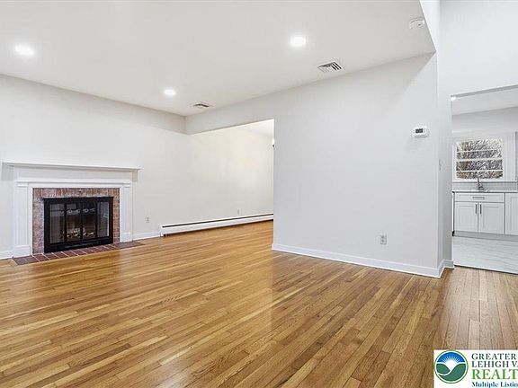 3rd image of 3120 Hilly Rd