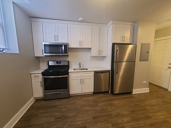 5th image of 824 W Cuyler Ave #301