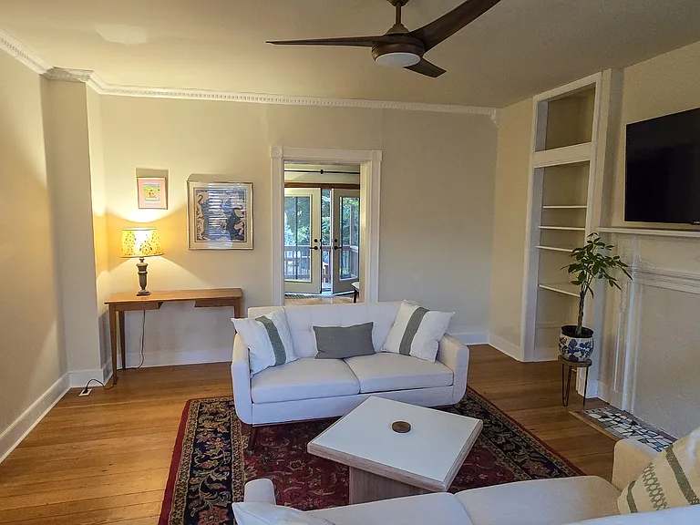 209 W Clay St — Photo 12