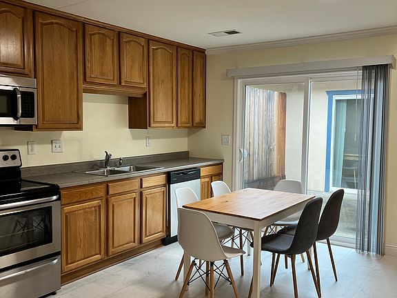 4th image of 6522 Maywood Ln