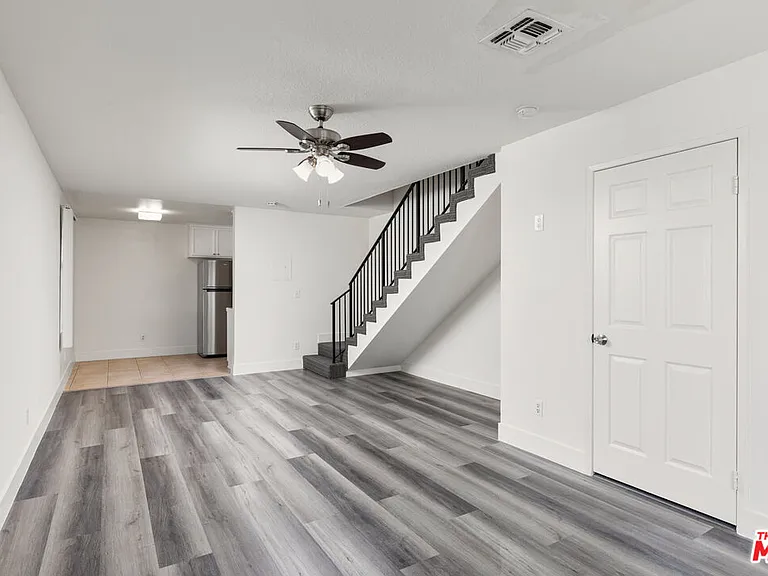 6616 Sylmar Ave #1 — Photo 2
