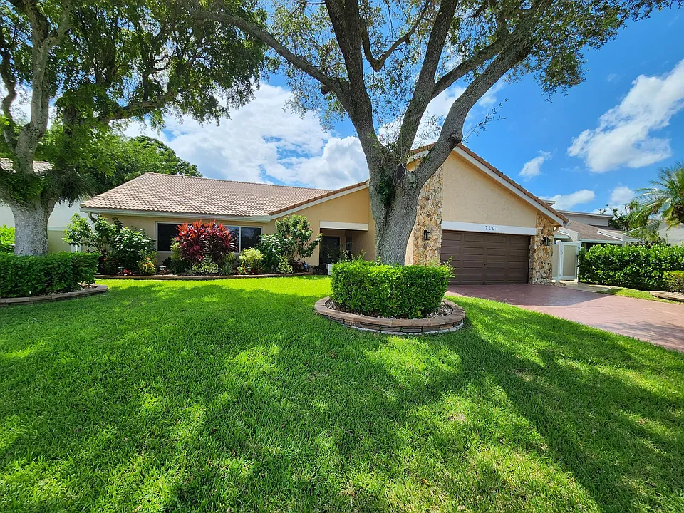 7401 Corkwood Ter