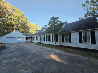 3 W Bartram Rd, Lookout Mountain, TN 37350