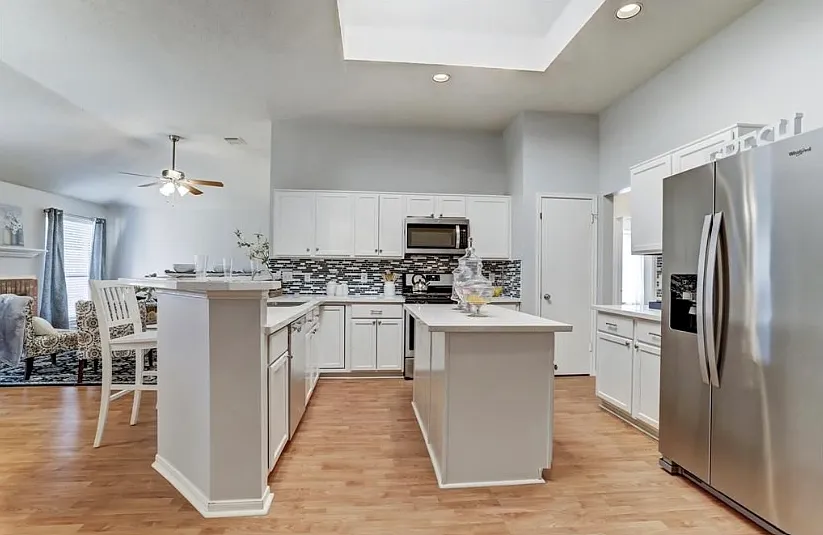 3 bed, 1900 sqft, $2,250 — Photo 3