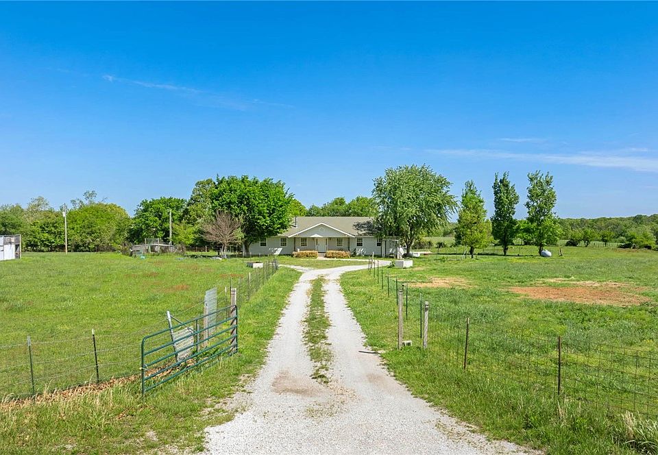1st image of 727 Banner Rd