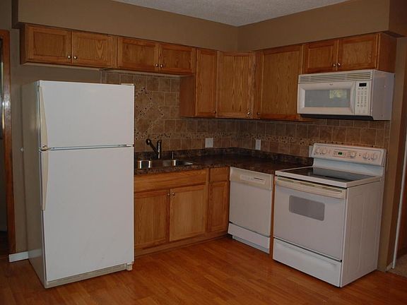3rd image of 109 Fairview Dr