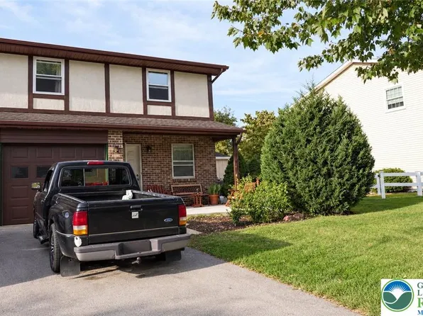 2389 Minnie Ln, Allentown, PA 18104