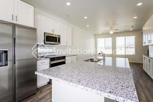 423 E Kanab Creek Dr Photo 1