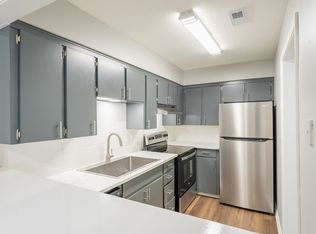 8718 Wornall Rd #421-28, Kansas City, MO 64114