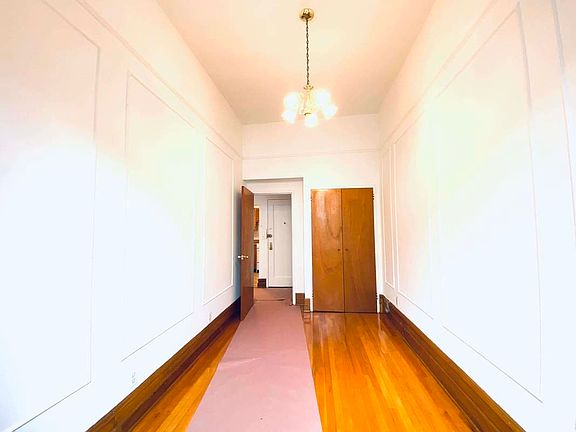 3rd image of 119 W 75th St APT 3F