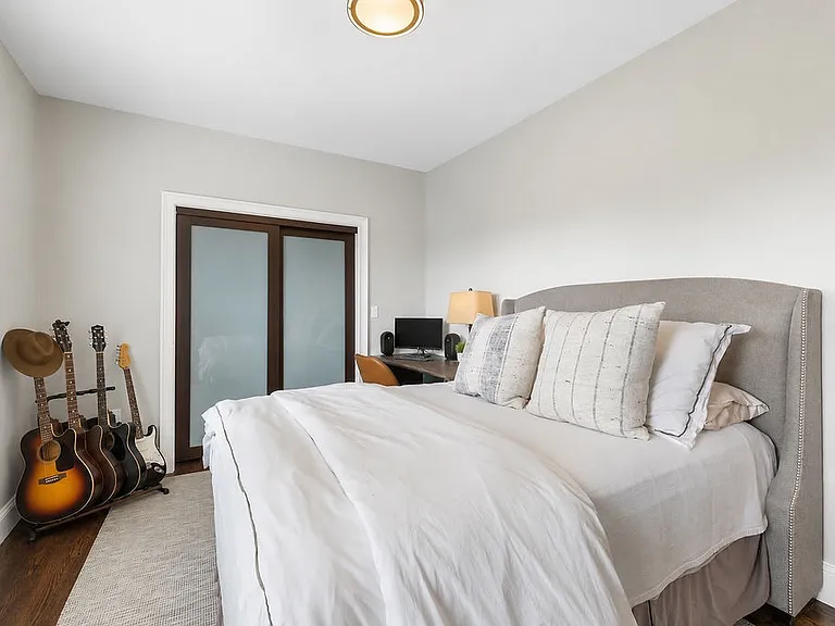 735 E 3rd St #3 — Photo 12