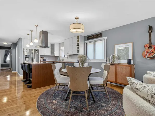 7925 N 47th Ave NW, Calgary, AB T3B 1Z2