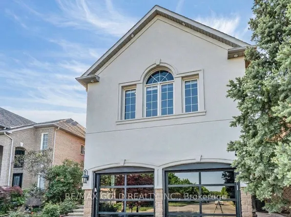 2293 Woodcrest Dr, Oakville, ON L6M 4C5