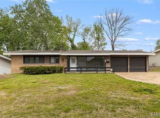 2325 Allen Dr, Florissant, MO 63033