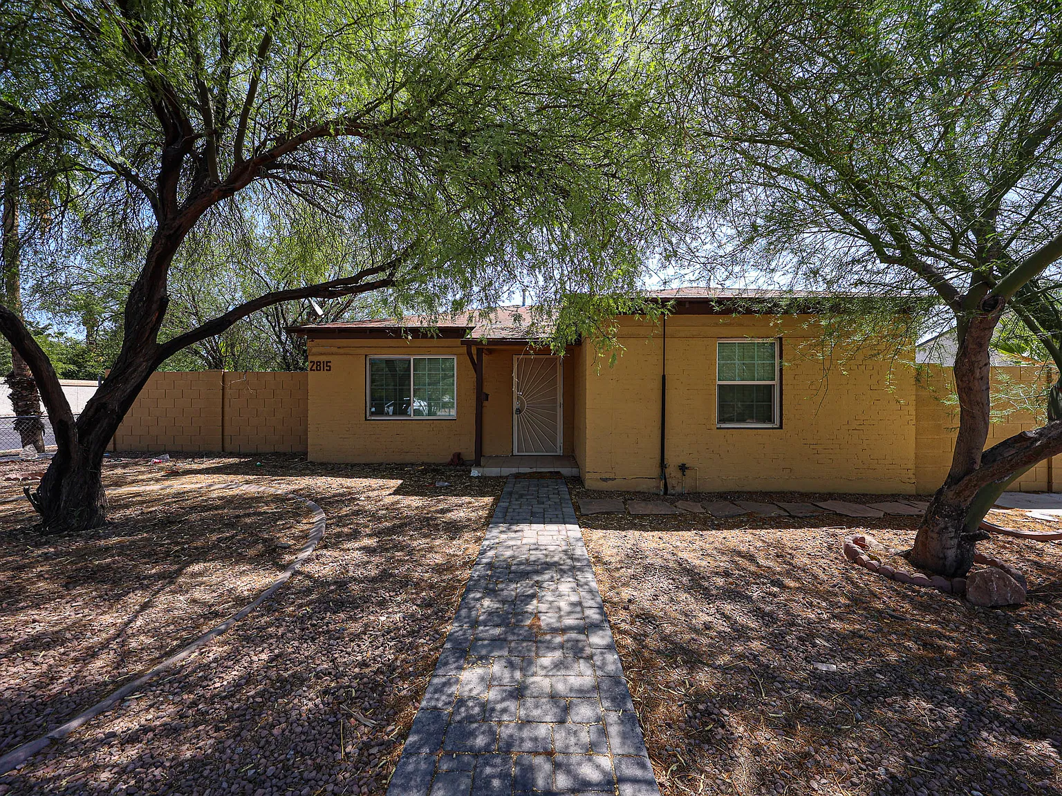 4 bed, 2000 sqft, $2,395 — Photo 1
