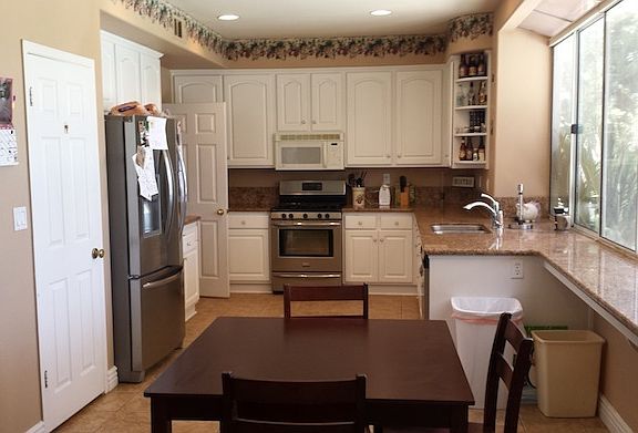4th image of 41596 Valor Dr