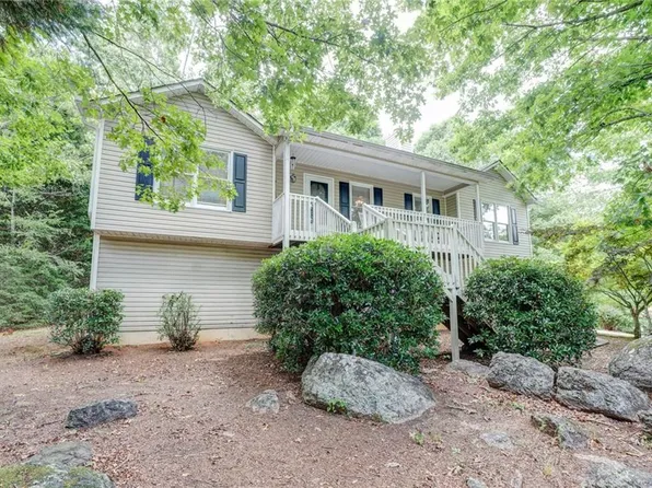 64 Broadlands Dr, White, GA 30184