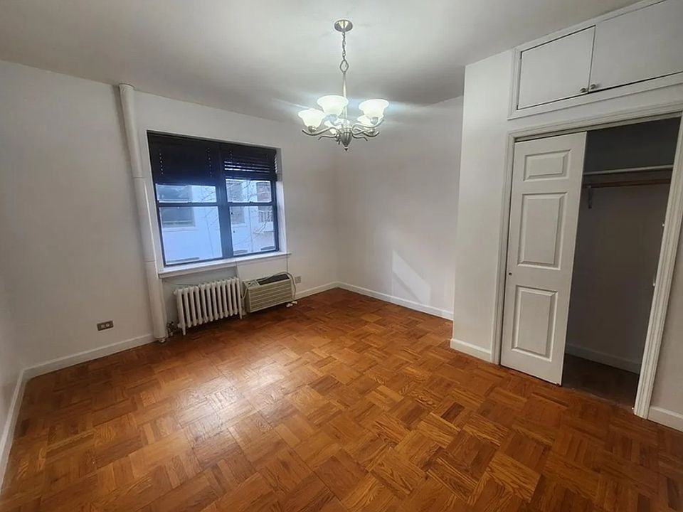 1st image of 347 W 29th St APT 10
