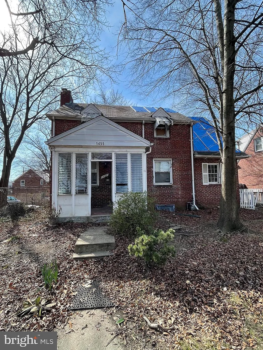 1455 Channing St NE photo 1