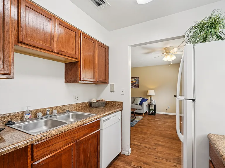 Liv Apartments — Photo 37