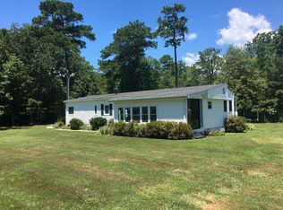 531 Blackbeard Pond Rd, Hague, VA 22469