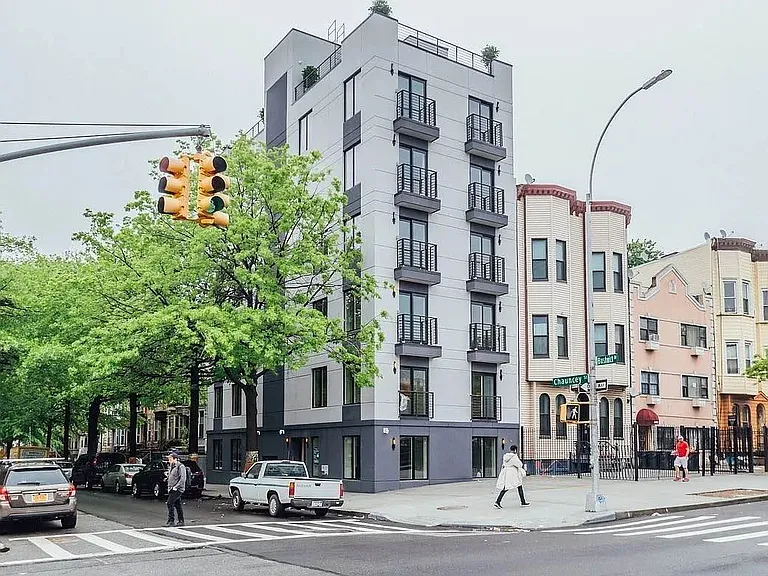 692 Chauncey St #3 — Photo 9