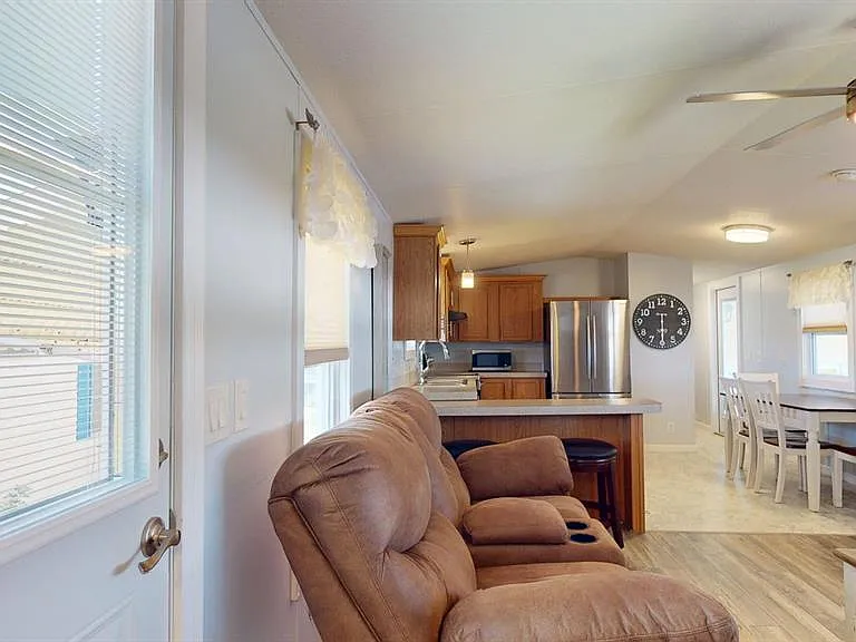 10728 Poplar St NE — Photo 14