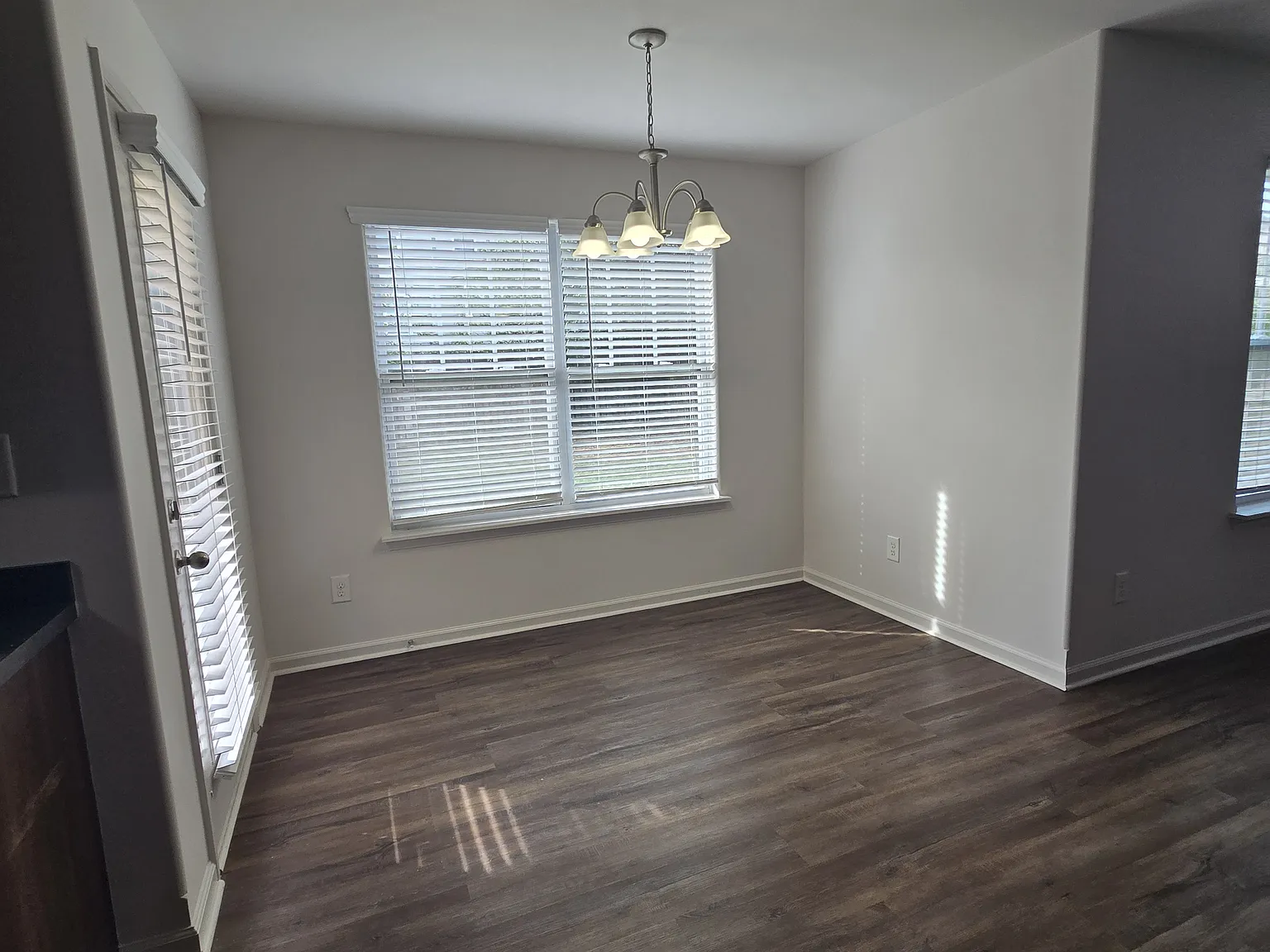 3 bed, 2.5 bath, 1608 sqft, $2,250 — Photo 2