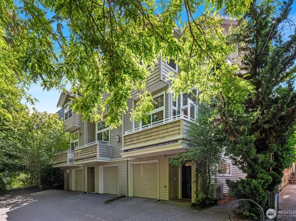 3302 W Government Way Unit A, Seattle, WA 98199