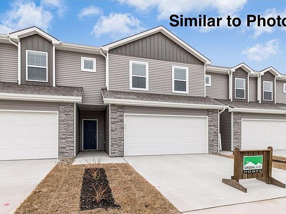2nd image of 230 NE Meadow Ln