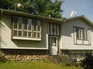 1388 Borden Dr, Elgin, IL 60120