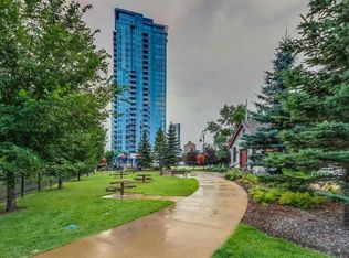 215 N 13th Ave SW #504, Calgary, AB T2R 0V6