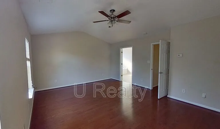 10009 Barrands Ln — Photo 12