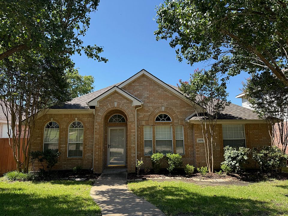 1st image of 2075 Garden Crest Dr