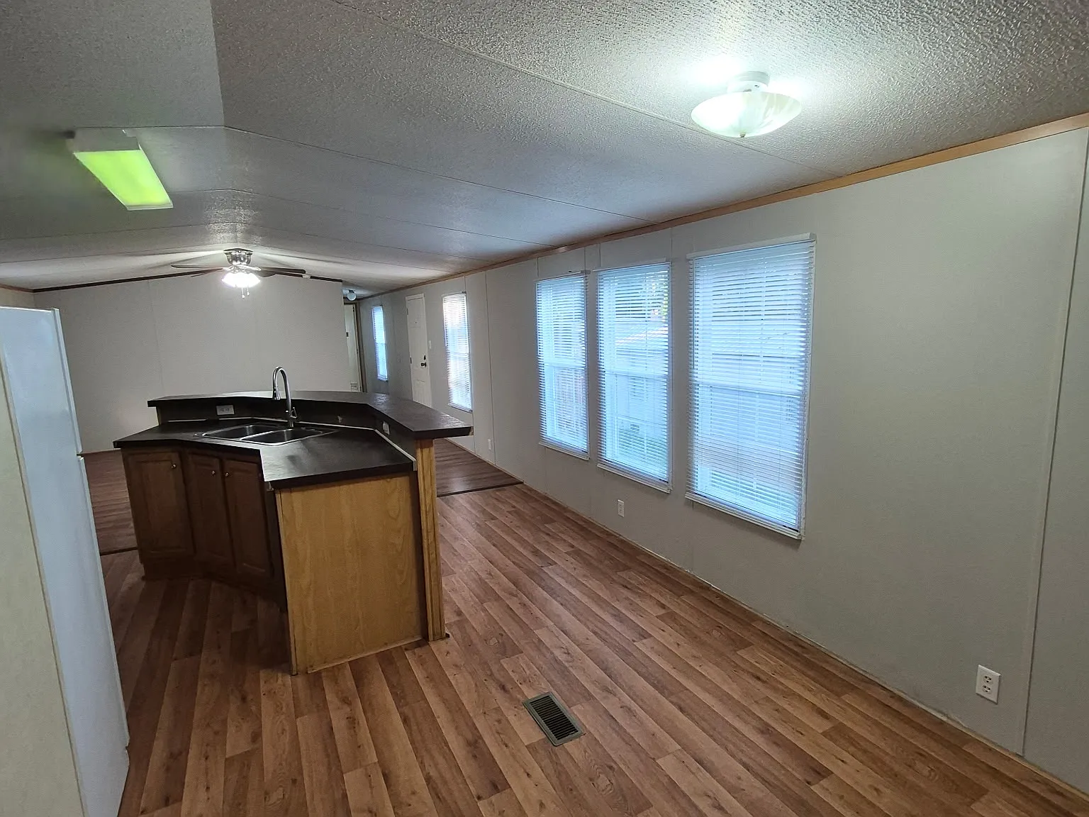 3 bed, $850 — Photo 3