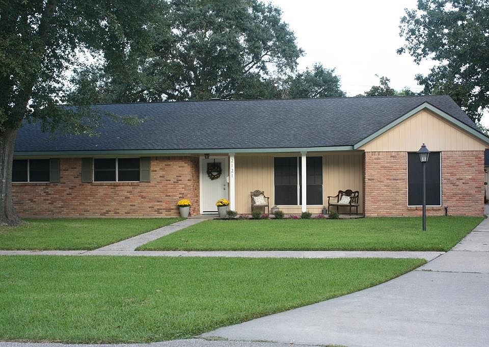 1st image of 2121 Willow Dell Dr